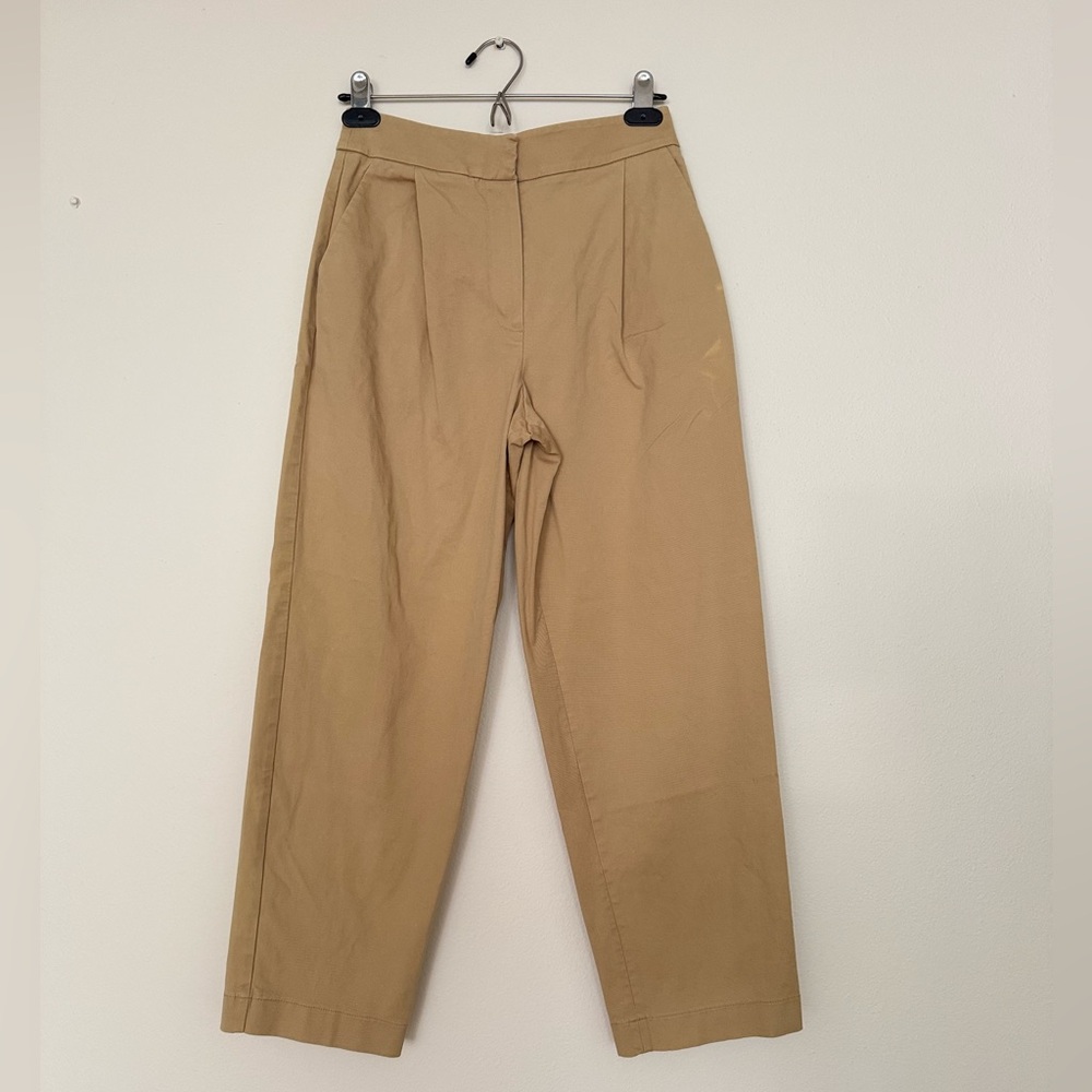 Chic Tan Women's Cropped Pants